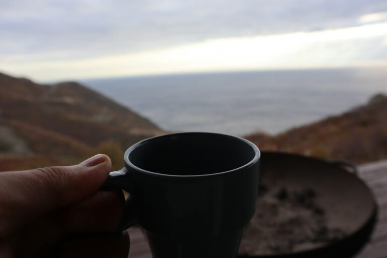 Bom Dia Quinta-Feira Abençoada por Deus: 32 Mensagens 4 Café e paisagem para uma quinta-feira abençoada