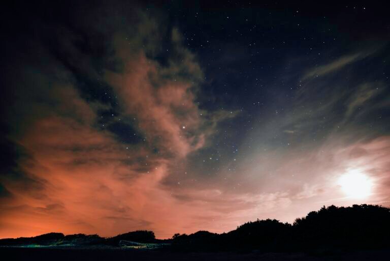Noite estrelada para mensagem de boa noite e reflexão