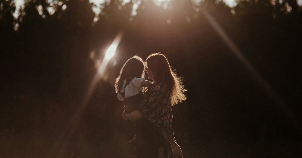 Carta de Mãe para Filha Emocionante: 64 Textos 1 Mãe e filha juntas para carta emocionante
