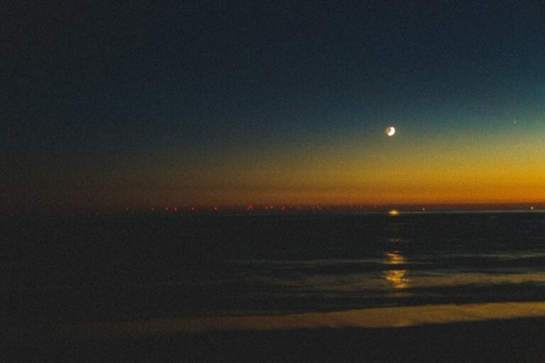 Pôr do sol sereno para mensagem carinhosa de boa noite